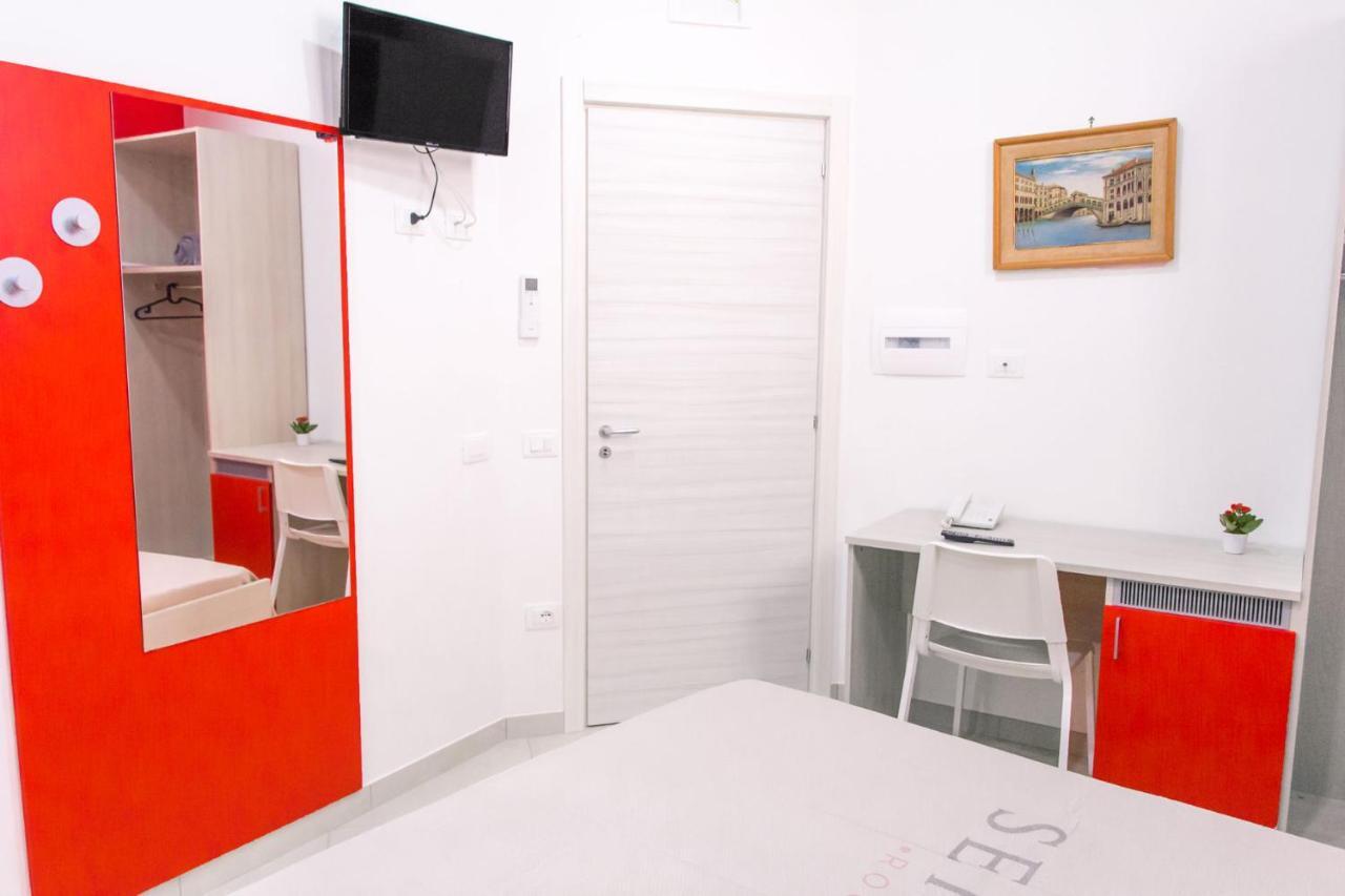 Serena Rooms Solofra Exterior photo